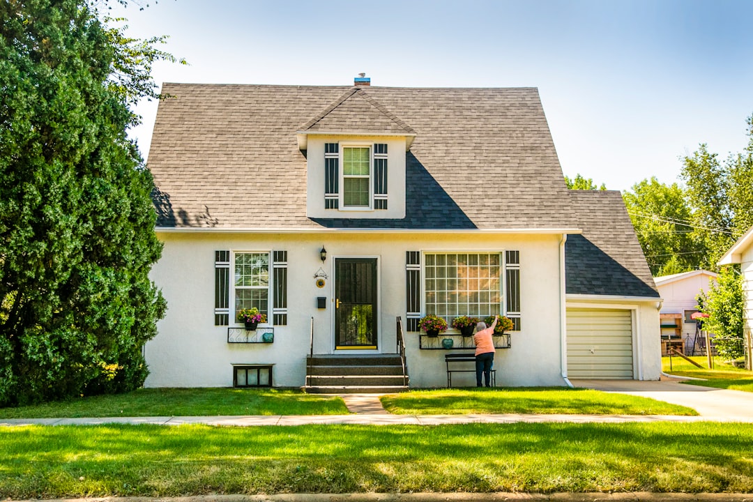 How to Shop for Homeowners Insurance With Confidence